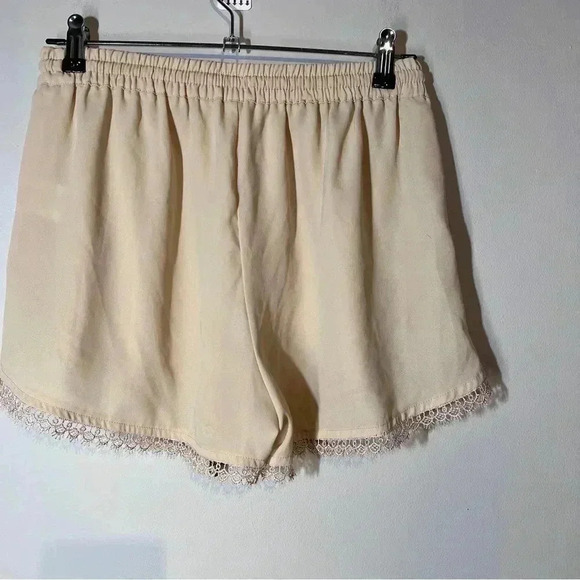 Dots beige lace trim wrap women shorts size medium - Picture 2 of 5